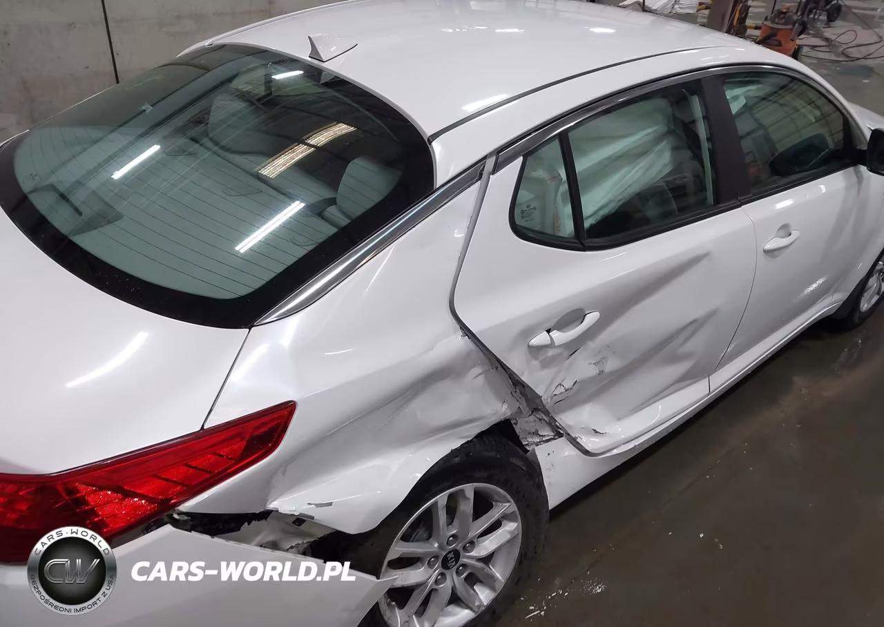 2011 Kia Optima Lx VIN:KNAGM4A78B5128575 - 17