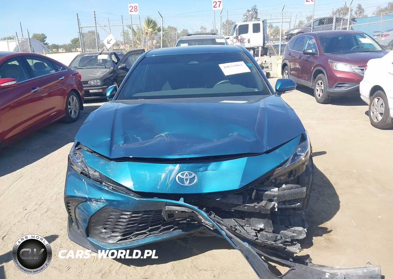 2026 Toyota Camry Se VIN:4T1DAACKXTU222457 - 12