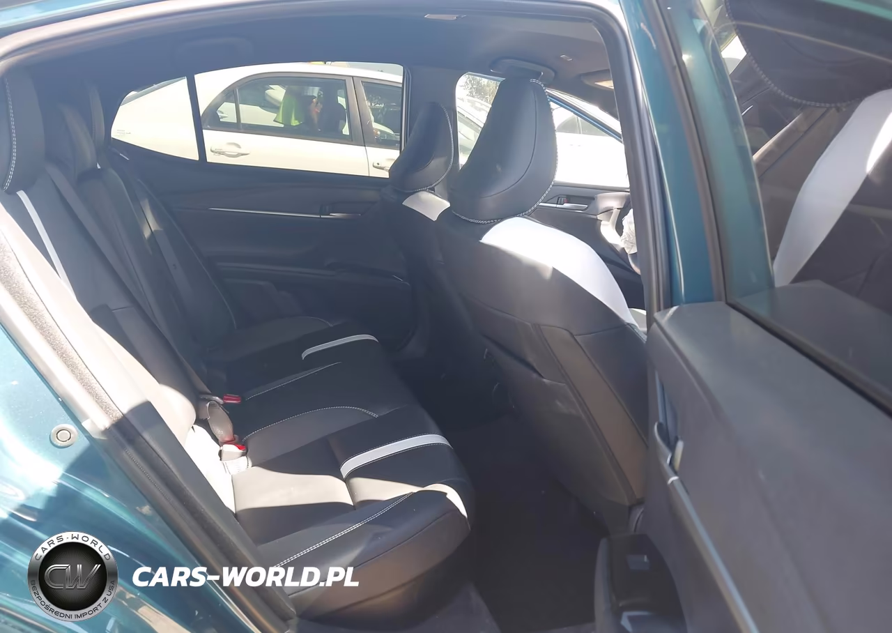 2026 Toyota Camry Se VIN:4T1DAACKXTU222457 - 8