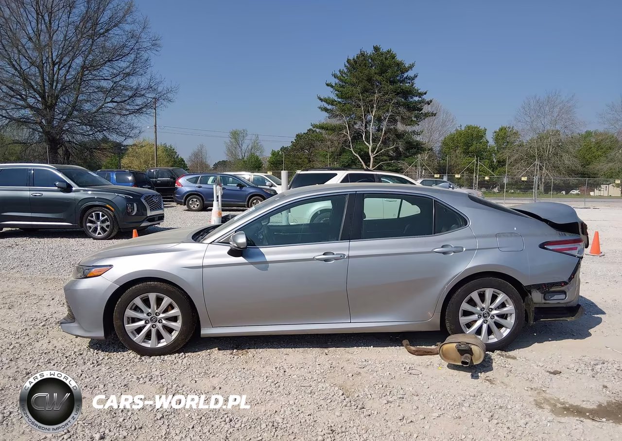 2019 Toyota Camry Le VIN:4T1B11HK8KU241202 - 13