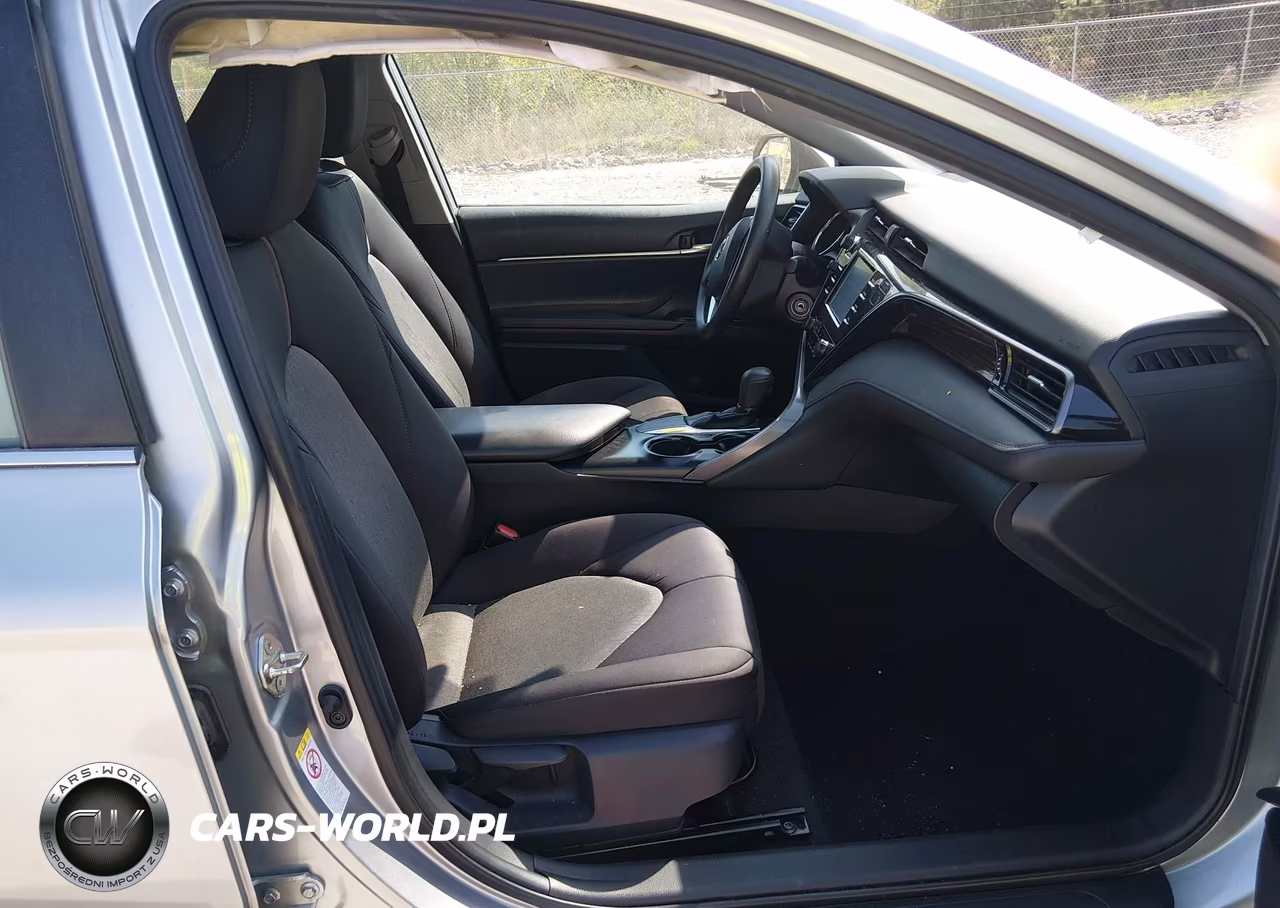 2019 Toyota Camry Le VIN:4T1B11HK8KU241202 - 5