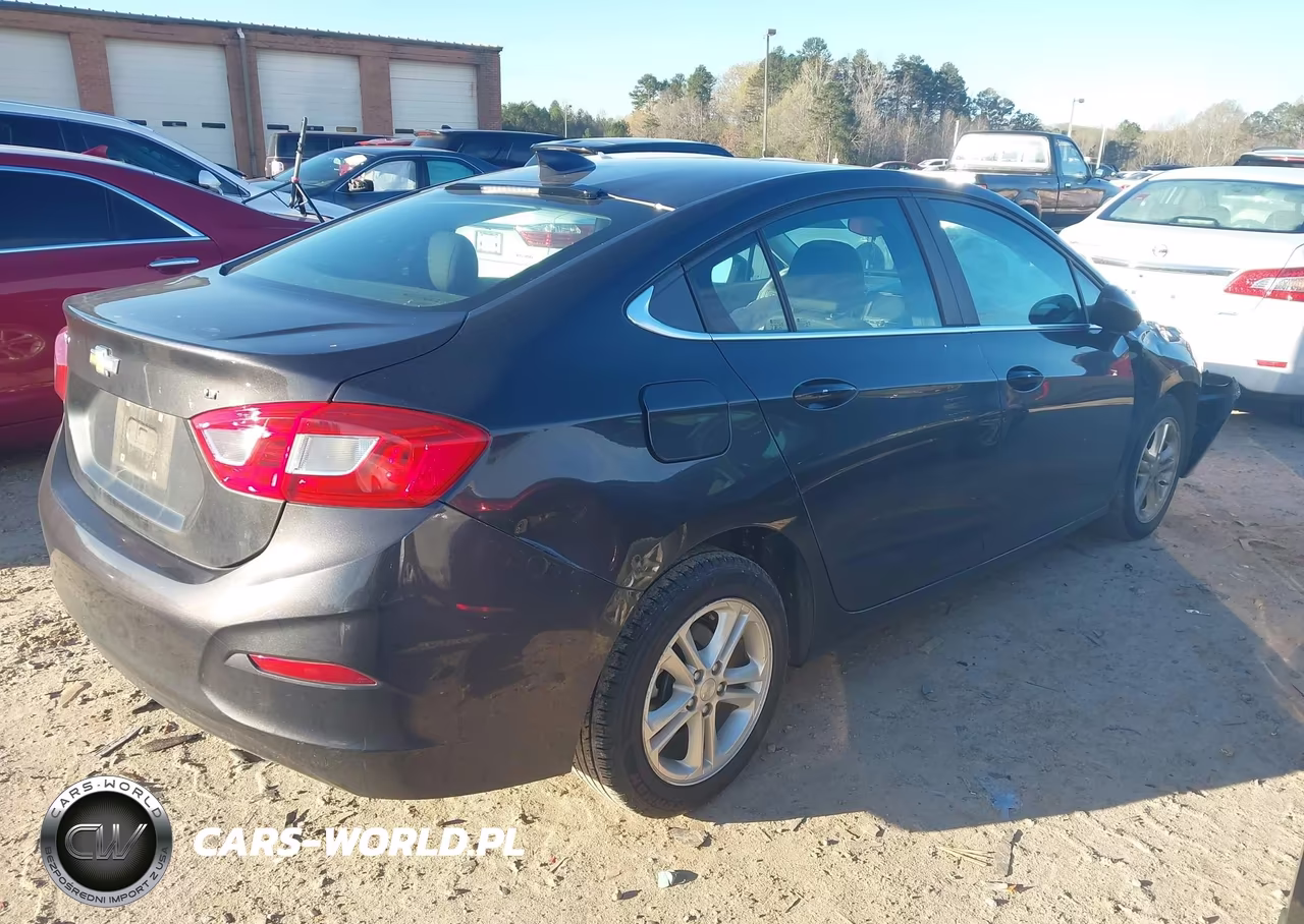2017 Chevrolet Cruze Lt Auto VIN:1G1BE5SM1H7212375 - 4