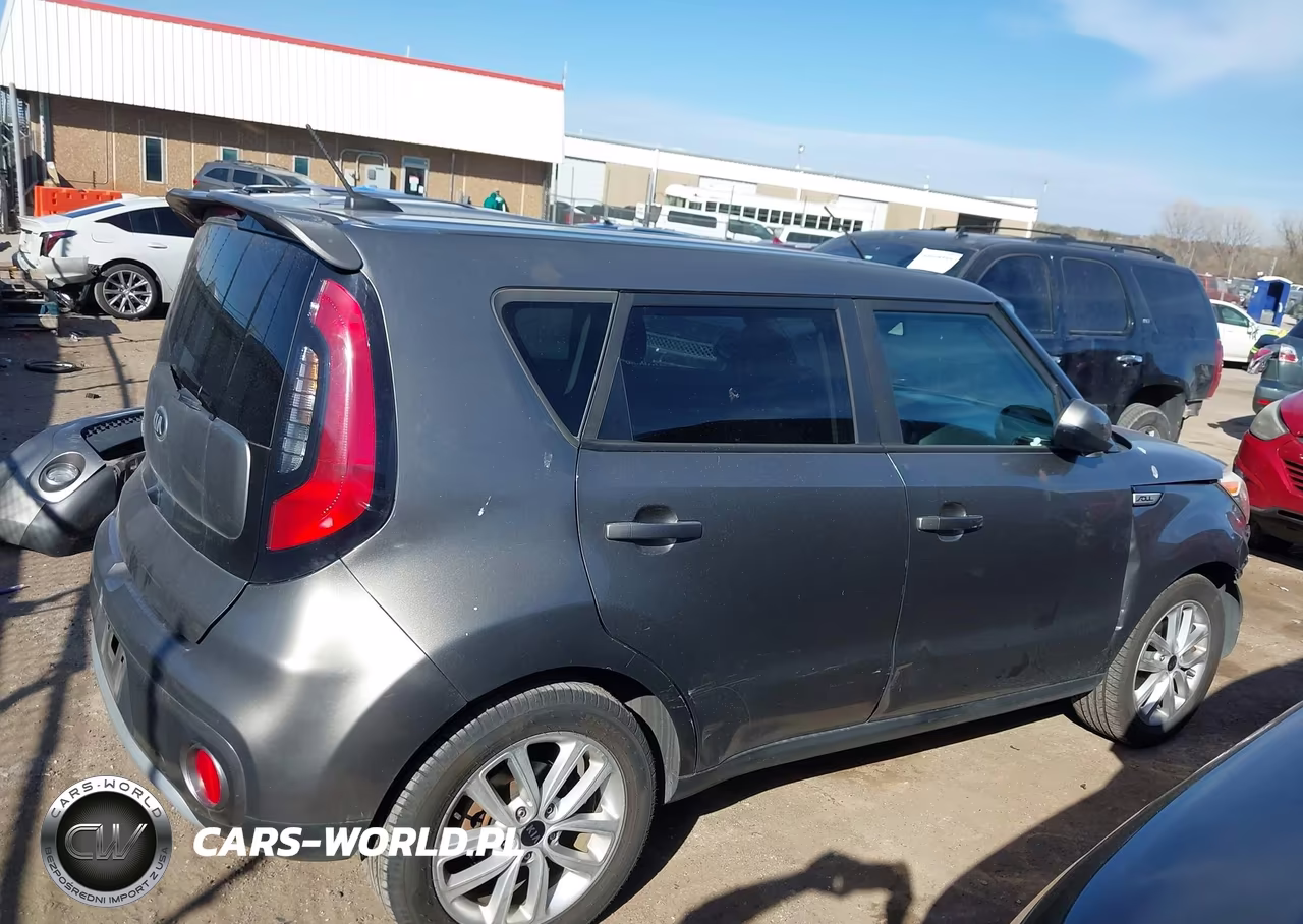 2018 Kia Soul + VIN:KNDJP3A58J7536781 - 14