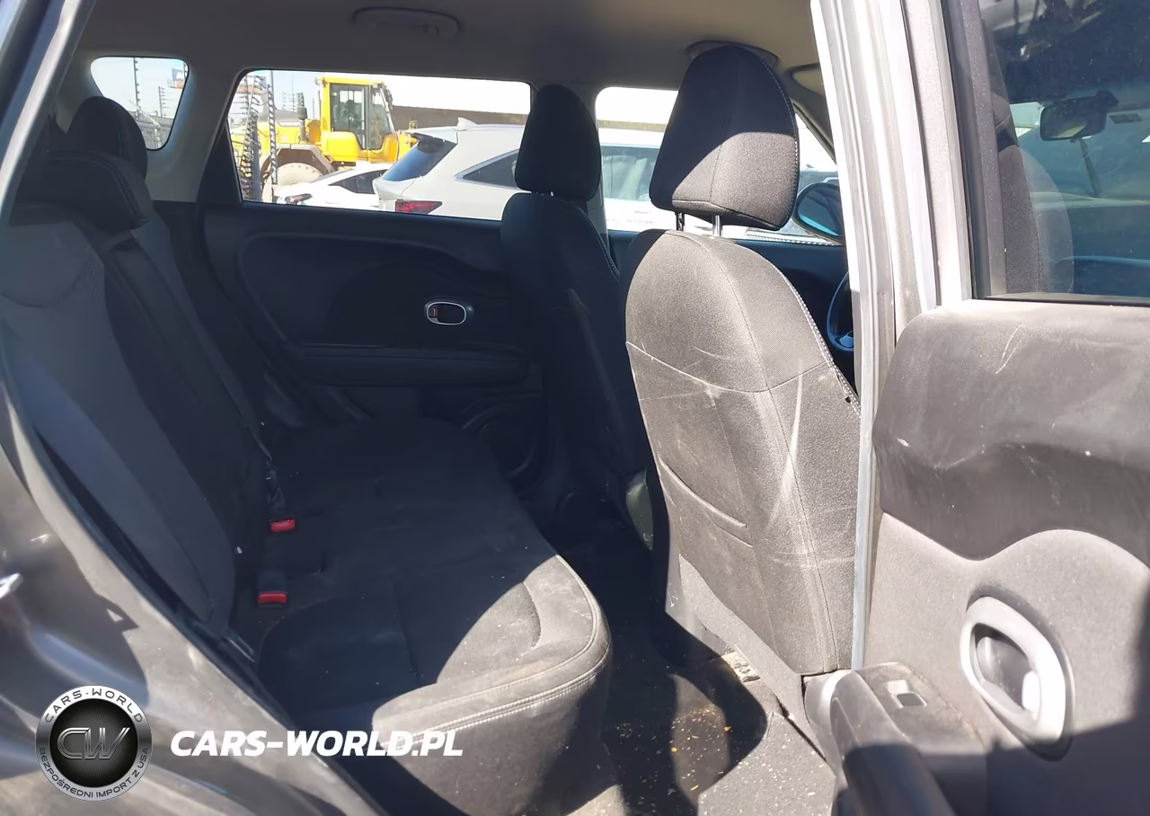 2018 Kia Soul + VIN:KNDJP3A58J7536781 - 8