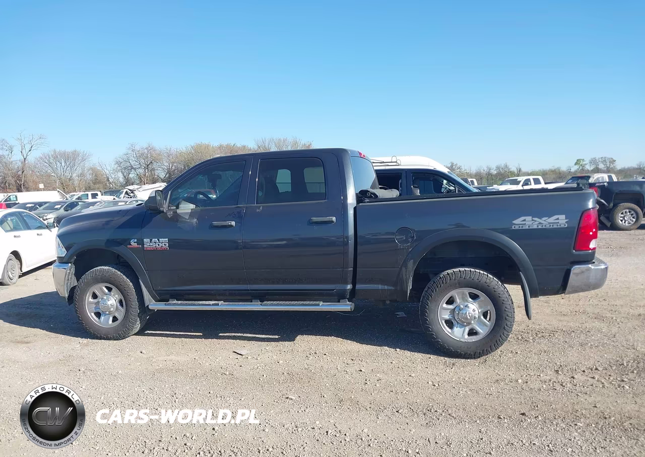 2018 Ram 2500 VIN:3C6UR5CL8JG222994 - 14