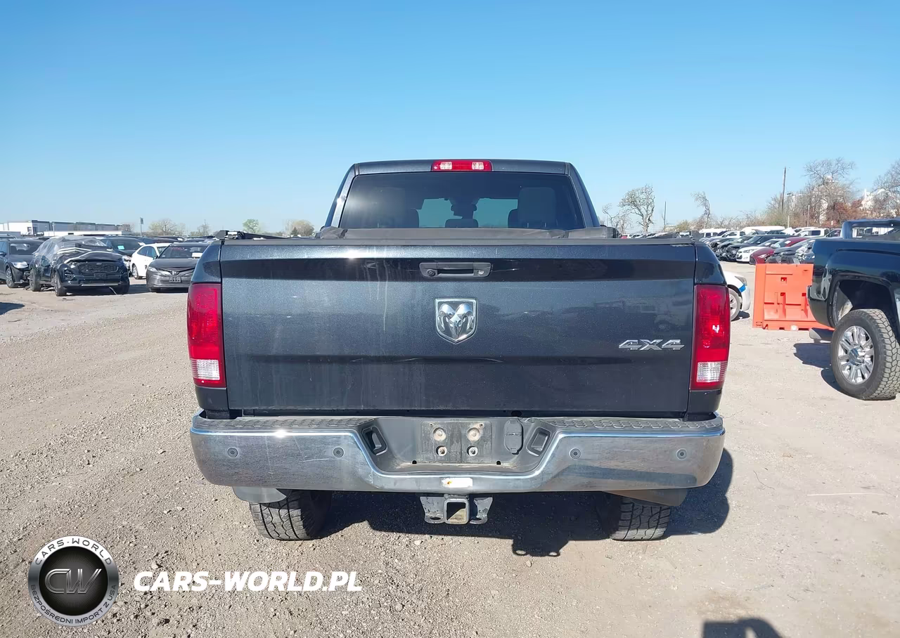 2018 Ram 2500 VIN:3C6UR5CL8JG222994 - 16