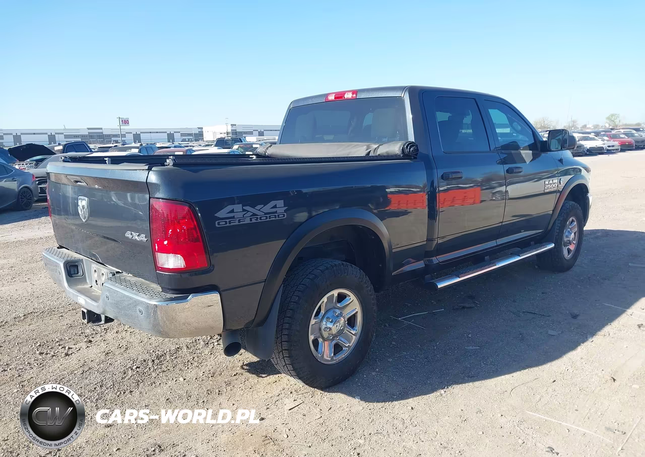 2018 Ram 2500 VIN:3C6UR5CL8JG222994 - 4