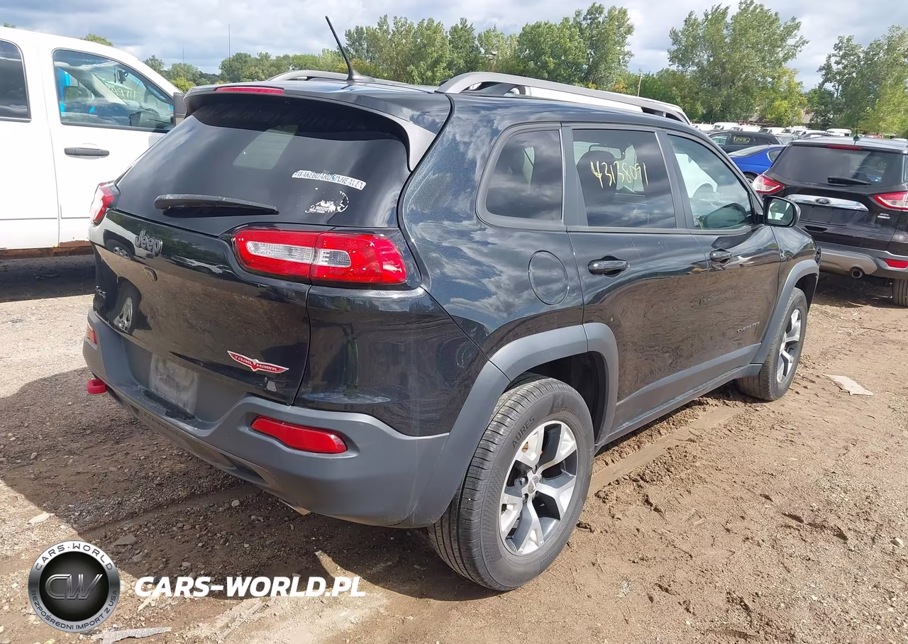 2015 Jeep Cherokee Trailhawk VIN:1C4PJMBS4FW772217 - 4
