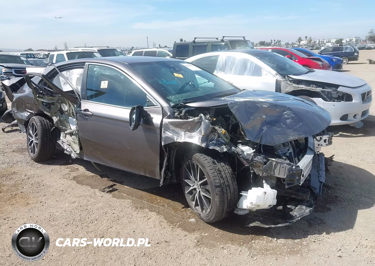 2022 Toyota Camry Se – zdjęcie 1 z 16