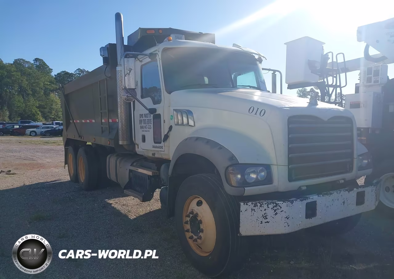 2013 Mack 700 Gu700