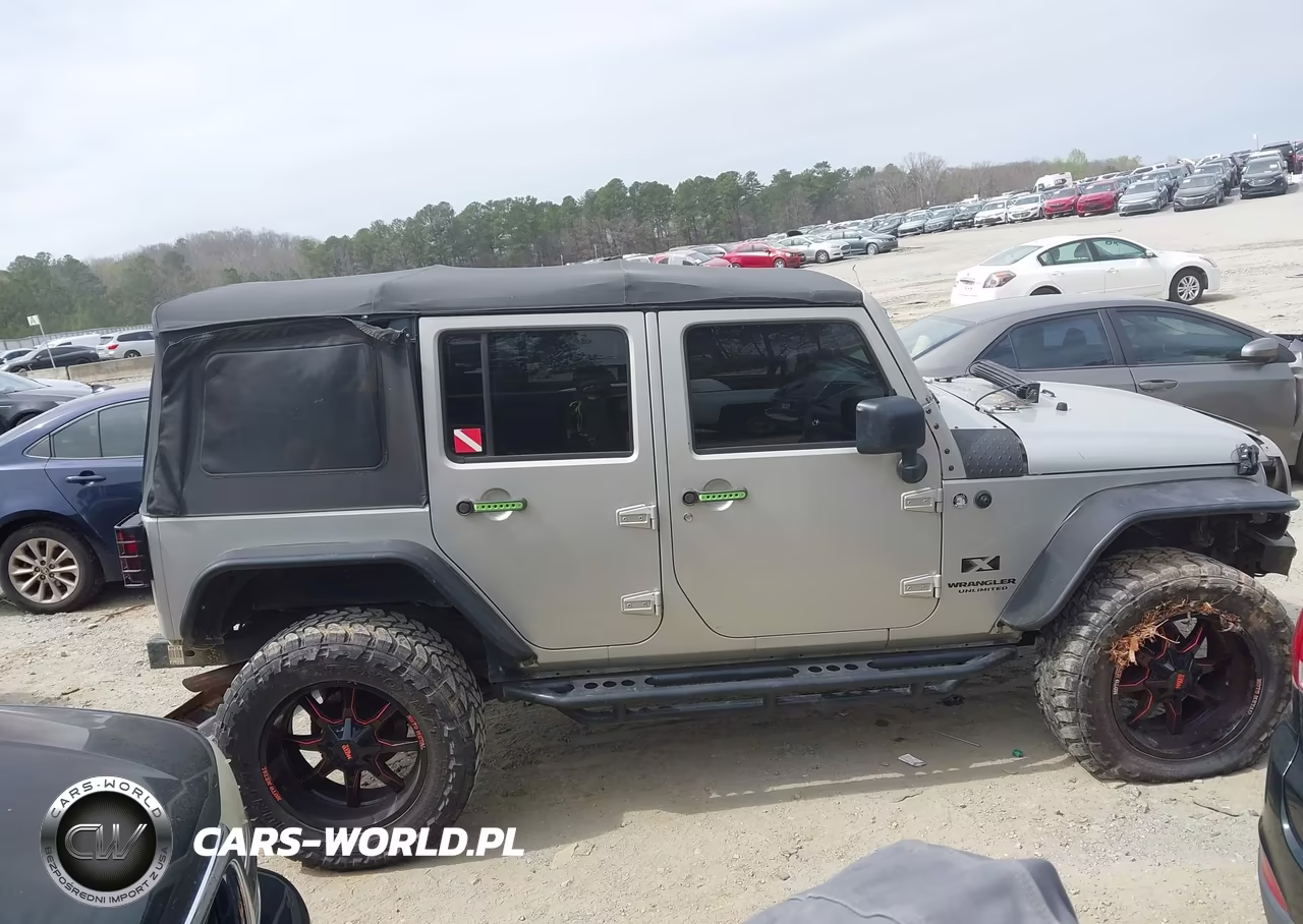 2007 Jeep Wrangler Unlimited X VIN:1J4GA39177L172165 - 13