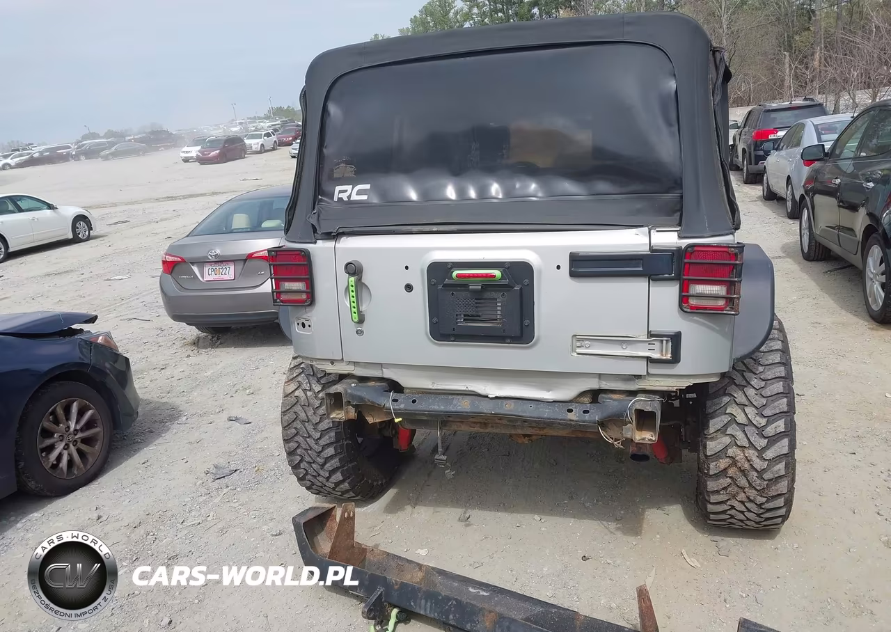 2007 Jeep Wrangler Unlimited X VIN:1J4GA39177L172165 - 16