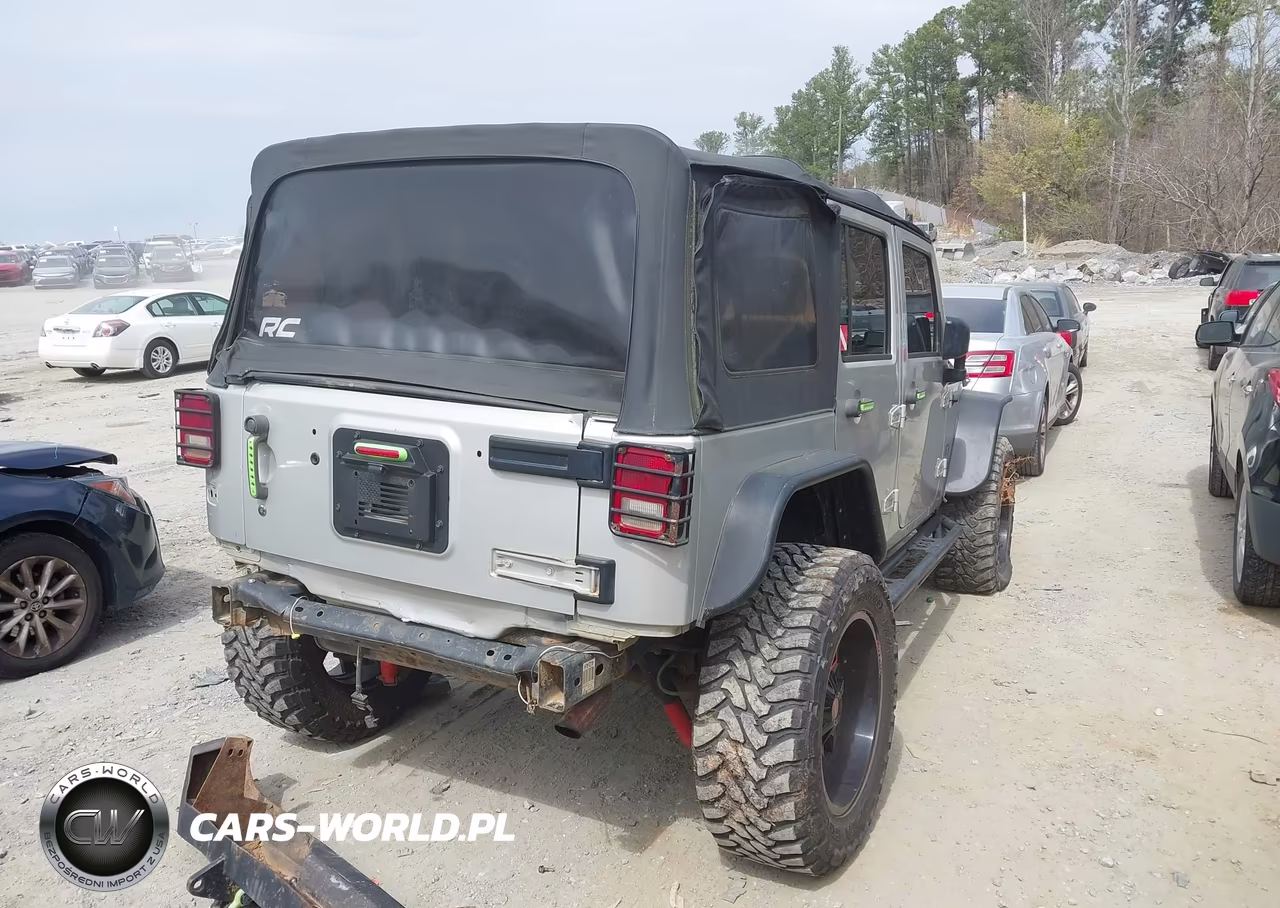 2007 Jeep Wrangler Unlimited X VIN:1J4GA39177L172165 - 4