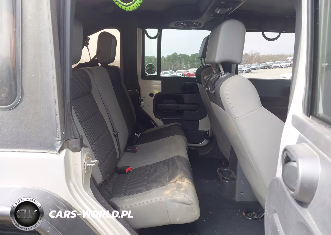 2007 Jeep Wrangler Unlimited X VIN:1J4GA39177L172165 - 8