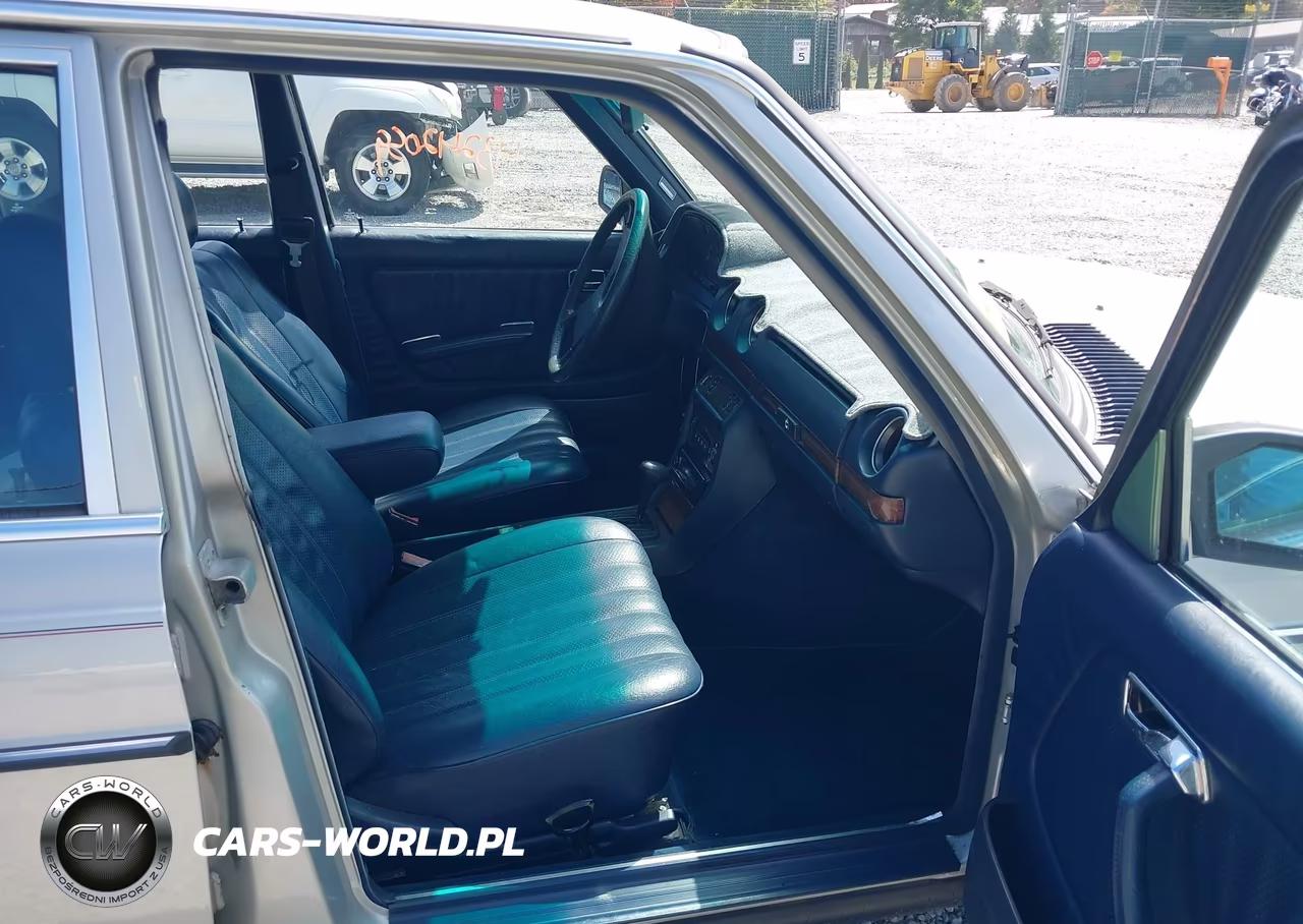 1983 Mercedes-Benz 300 Dt VIN:WDBAB33A9DB030157 - 5