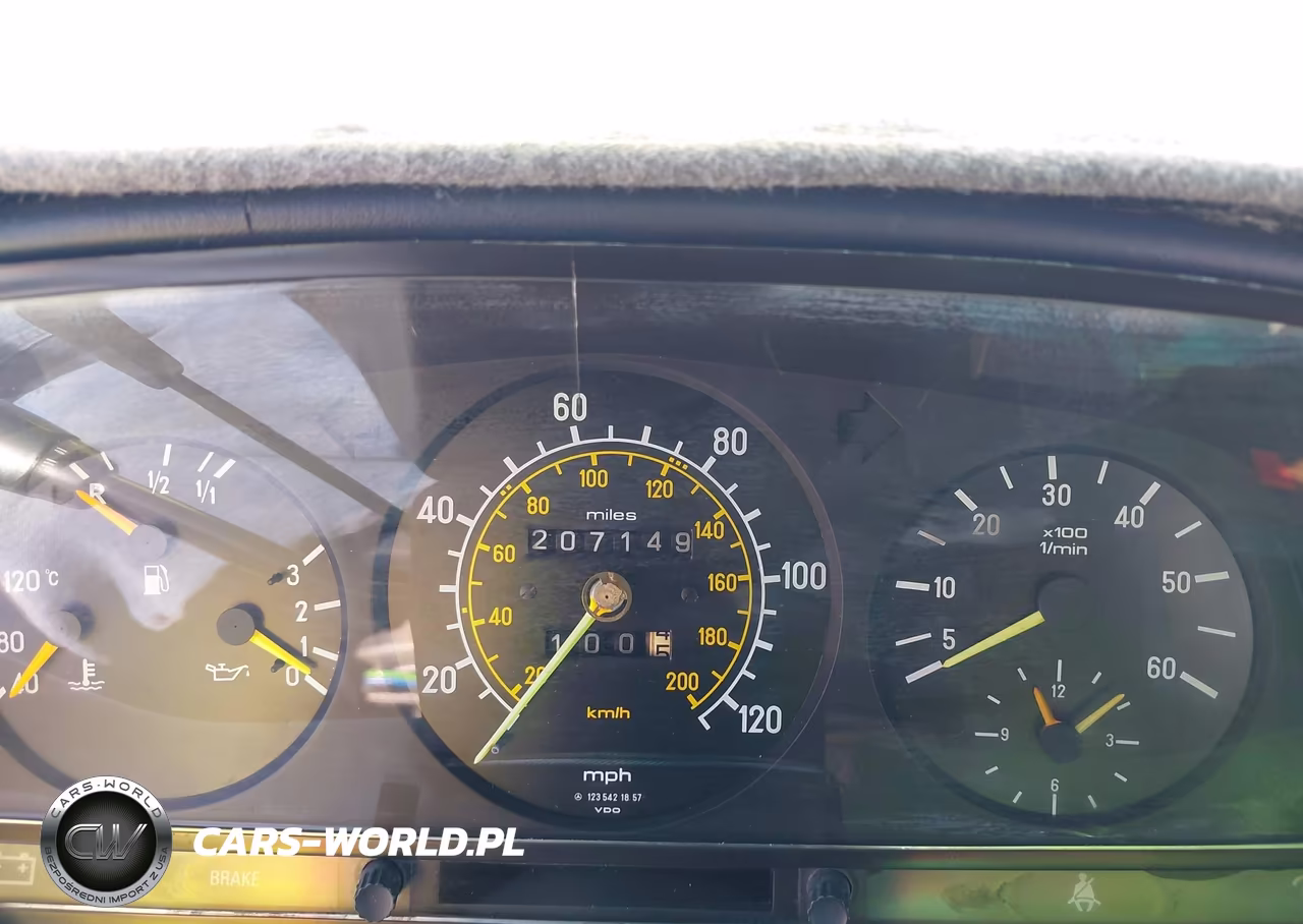 1983 Mercedes-Benz 300 Dt VIN:WDBAB33A9DB030157 - 7