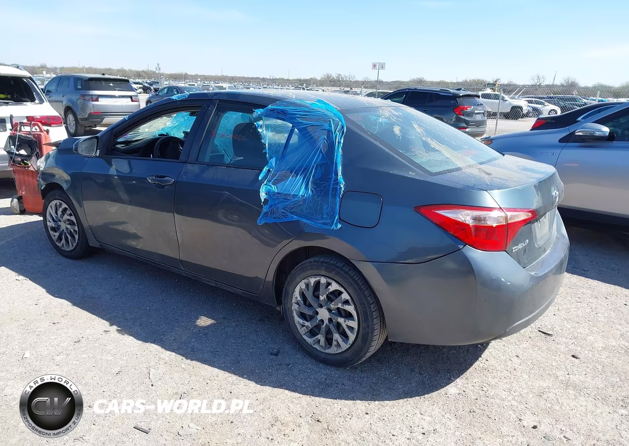 2017 Toyota Corolla Le VIN:5YFBURHE2HP699540 - 3