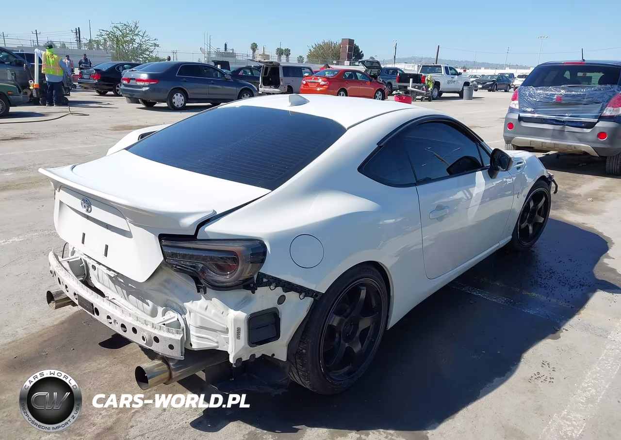 2017 Toyota 86 VIN:JF1ZNAA14H8700645 - 4
