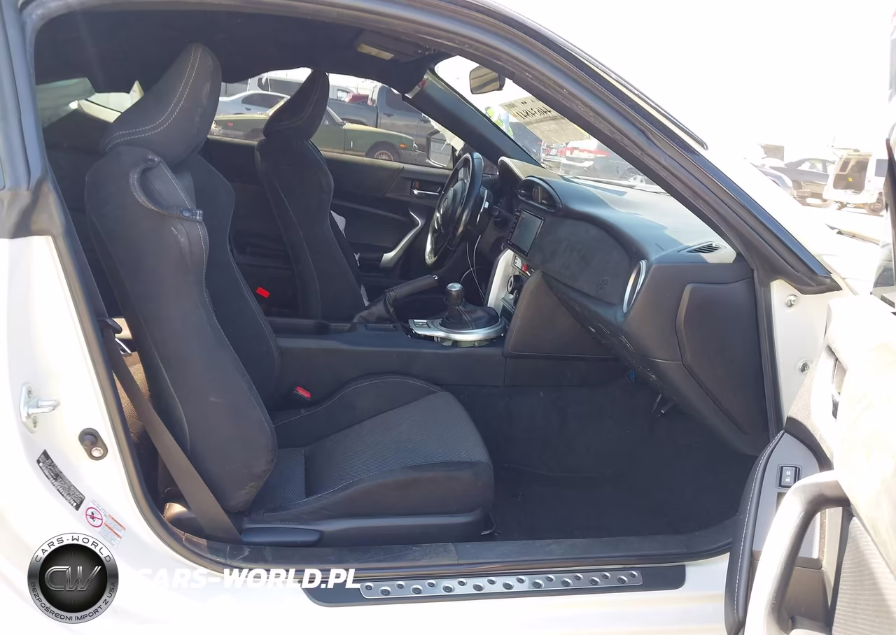 2017 Toyota 86 VIN:JF1ZNAA14H8700645 - 5