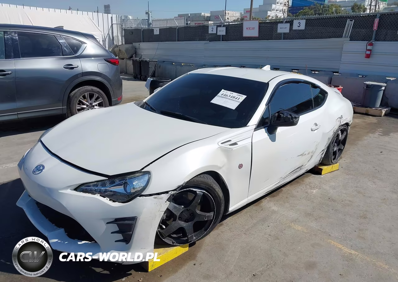 2017 Toyota 86 VIN:JF1ZNAA14H8700645 - 6