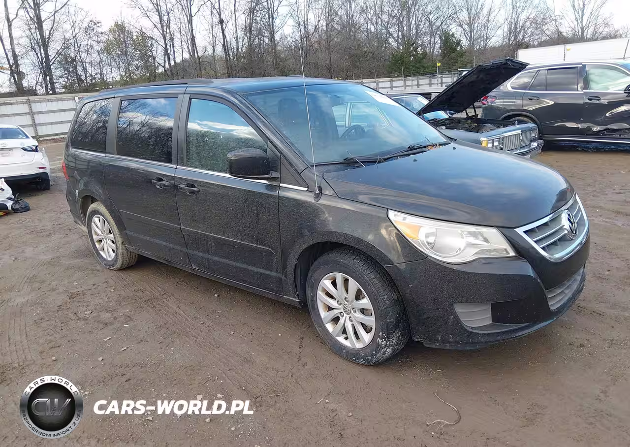 2012 Volkswagen Routan Se