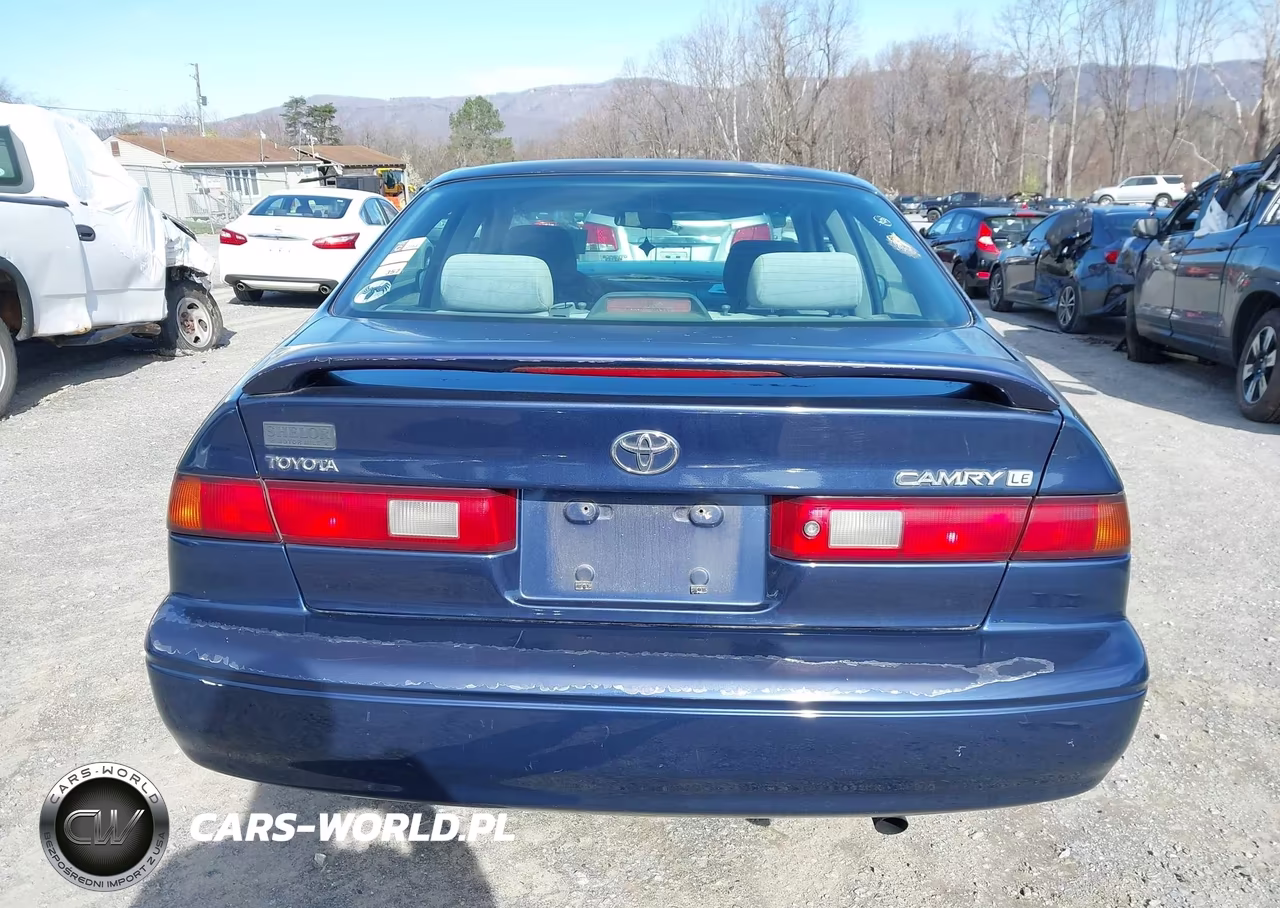 1999 Toyota Camry Le VIN:JT2BG22K9X0315865 - 17