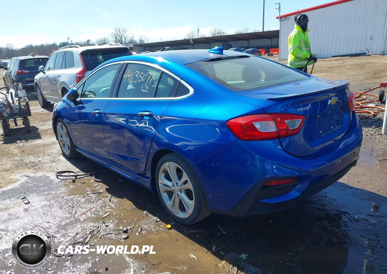 2017 Chevrolet Cruze Premier Auto VIN:1G1BF5SM8H7147053 - 3