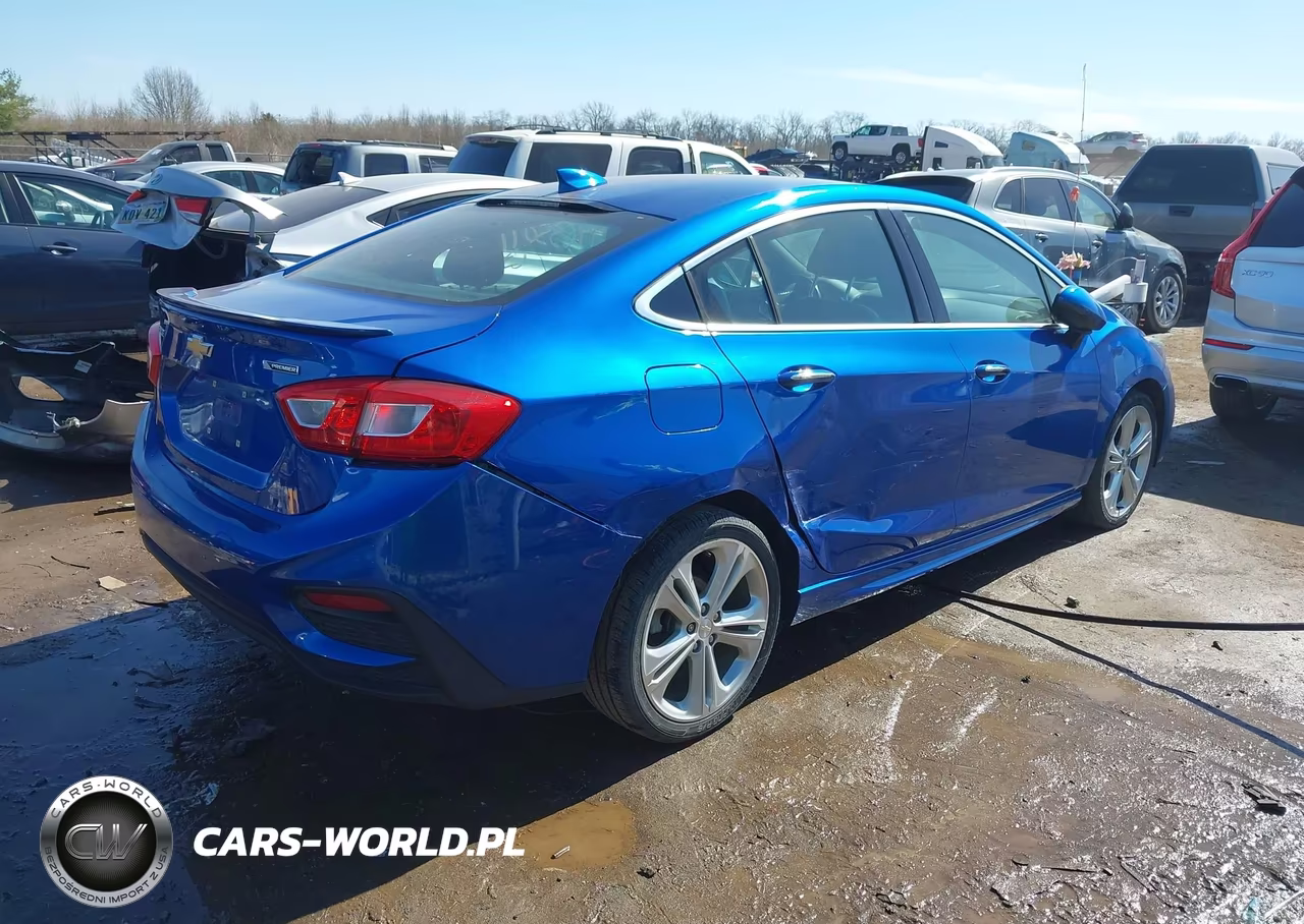 2017 Chevrolet Cruze Premier Auto VIN:1G1BF5SM8H7147053 - 4