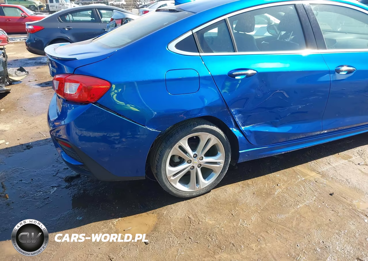 2017 Chevrolet Cruze Premier Auto VIN:1G1BF5SM8H7147053 - 6