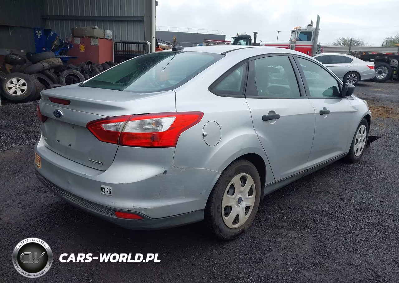 2013 Ford Focus S VIN:1FADP3E23DL382687 - 4