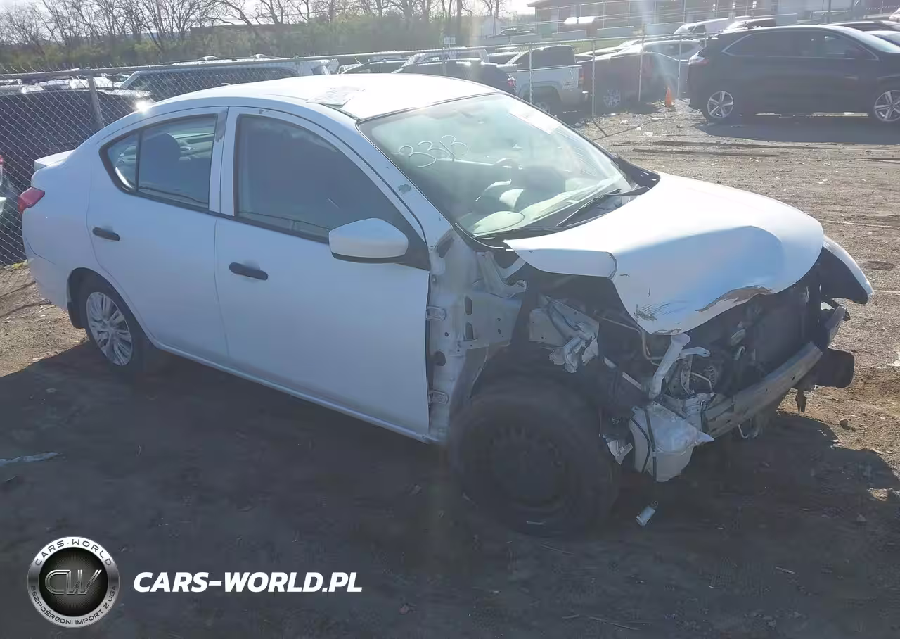 2017 Nissan Versa 1.6 S+