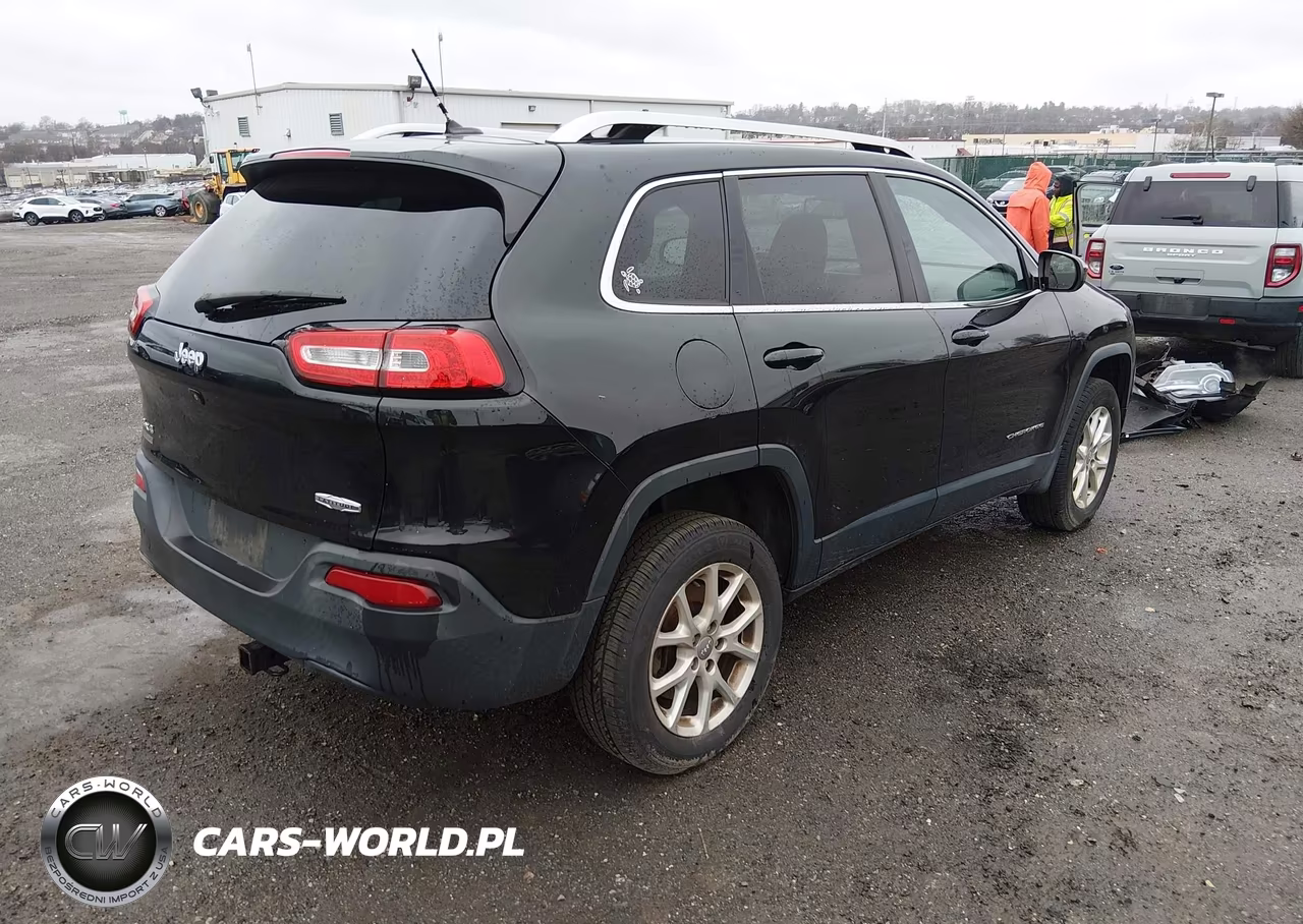 2015 Jeep Cherokee Latitude VIN:1C4PJMCB5FW553006 - 4