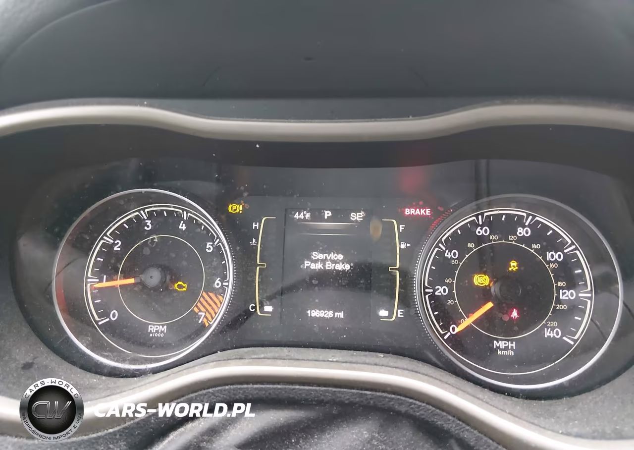 2015 Jeep Cherokee Latitude VIN:1C4PJMCB5FW553006 - 7