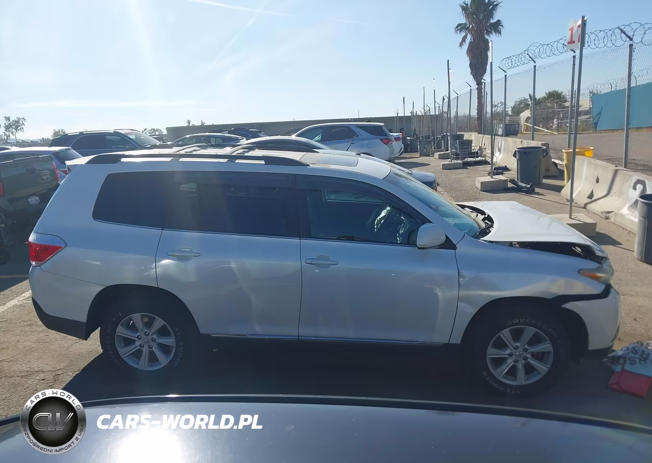 2013 Toyota Highlander Se V6 VIN:5TDZK3EHXDS090729 - 13