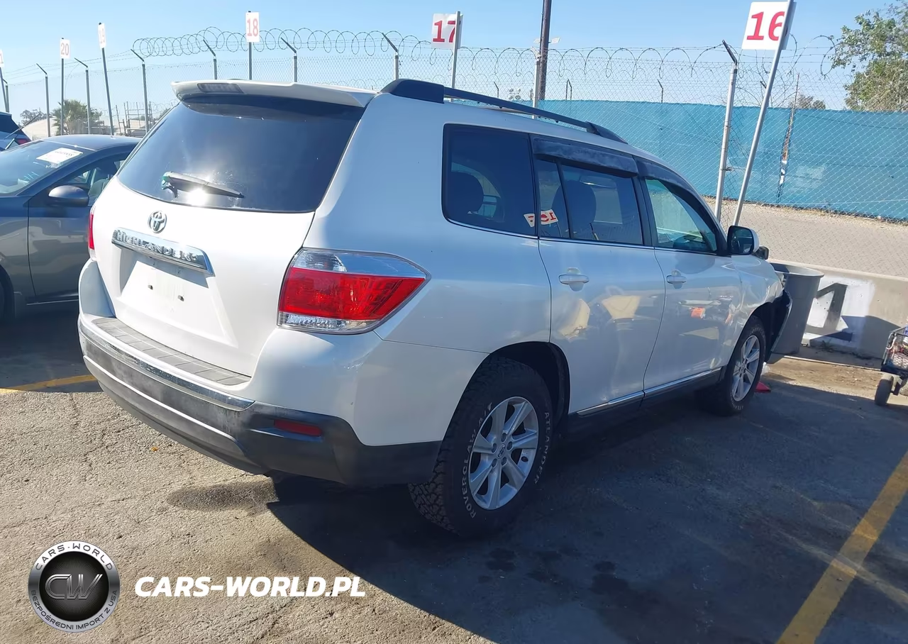 2013 Toyota Highlander Se V6 VIN:5TDZK3EHXDS090729 - 4