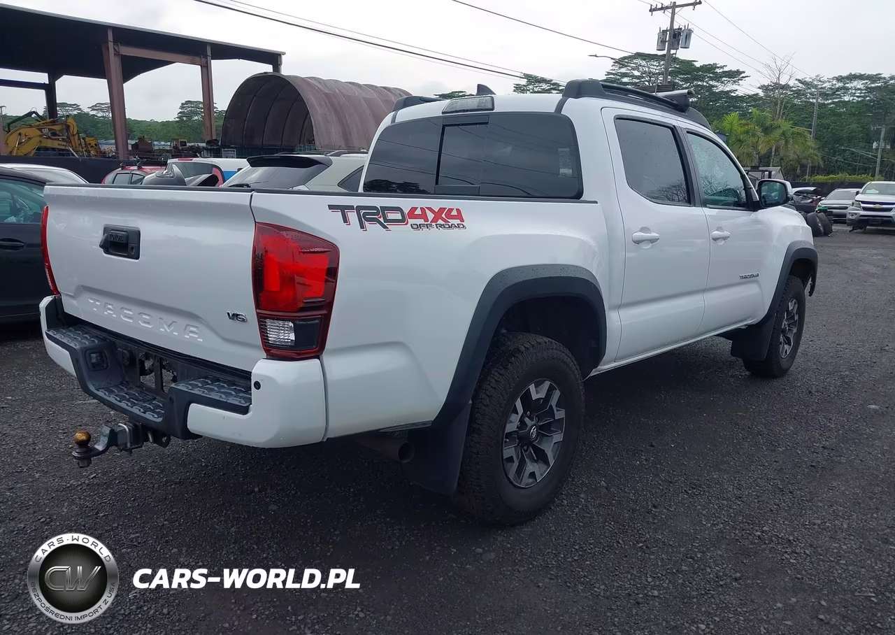 2018 Toyota Tacoma Trd Sport VIN:3TMCZ5AN2JM123419 - 4
