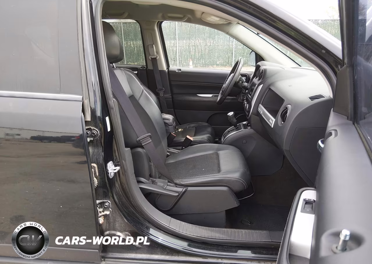 2014 Jeep Compass Latitude VIN:1C4NJCEB1ED650874 - 5