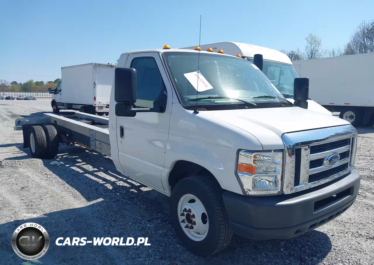 2011 Ford E-450 Cutaway