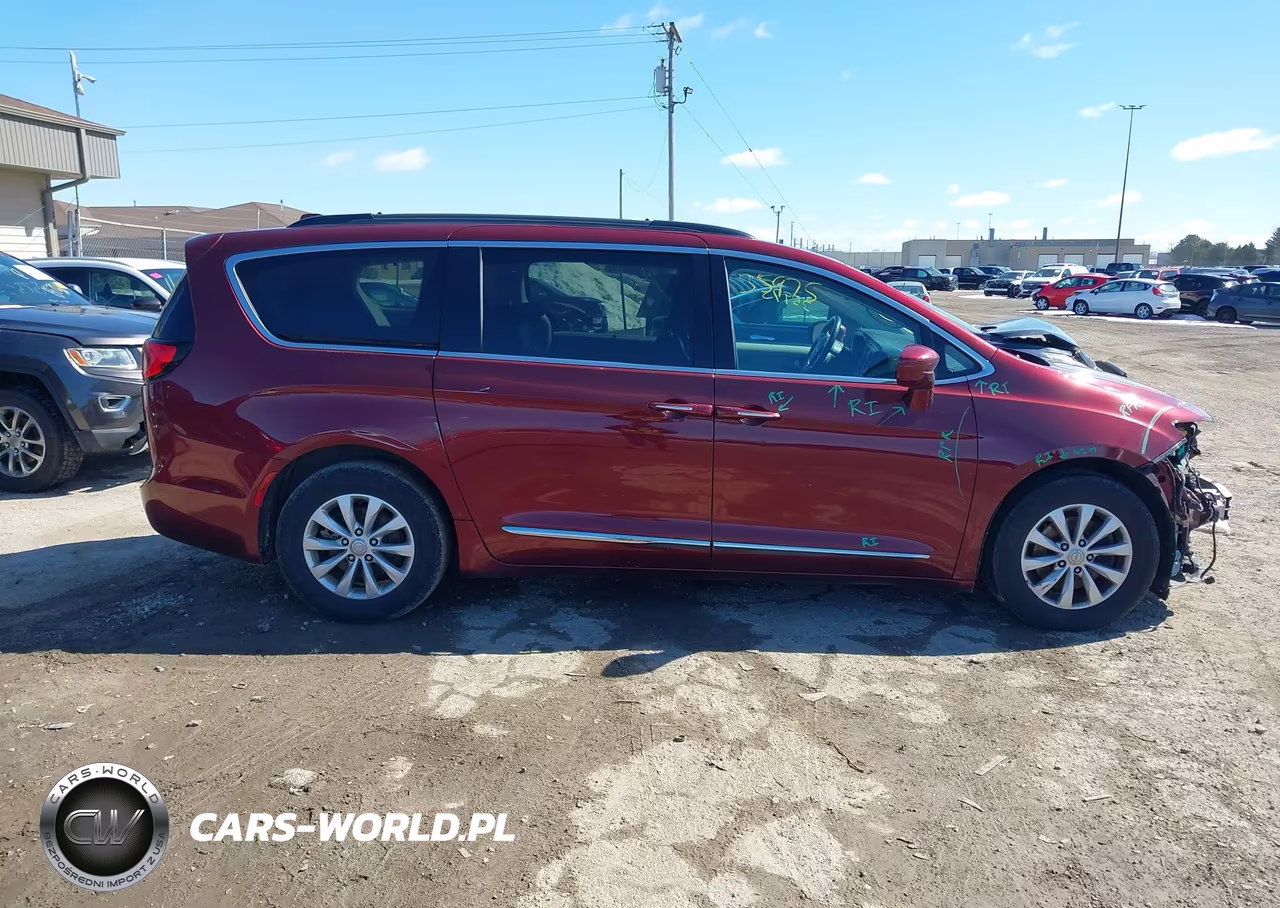 2017 Chrysler Pacifica Touring-L VIN:2C4RC1BG4HR667847 - 14