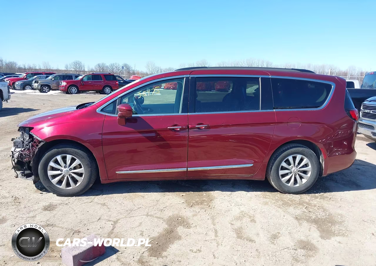2017 Chrysler Pacifica Touring-L VIN:2C4RC1BG4HR667847 - 15