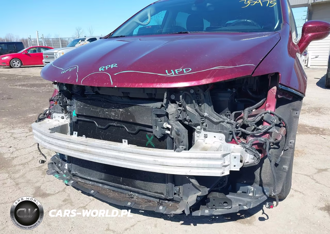 2017 Chrysler Pacifica Touring-L VIN:2C4RC1BG4HR667847 - 6