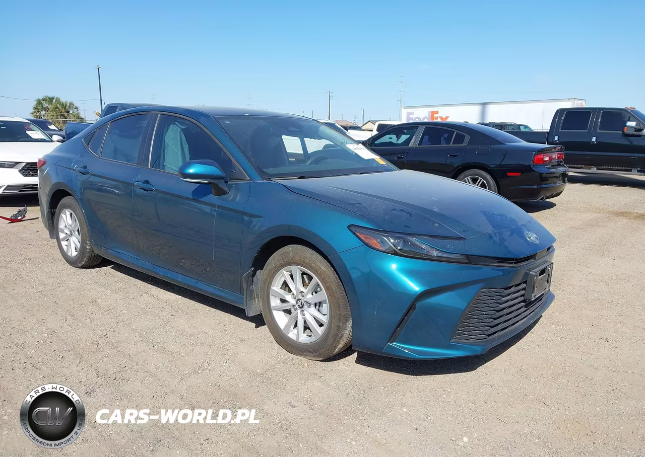 2025 Toyota Camry Le – zdjęcie 1 z 17