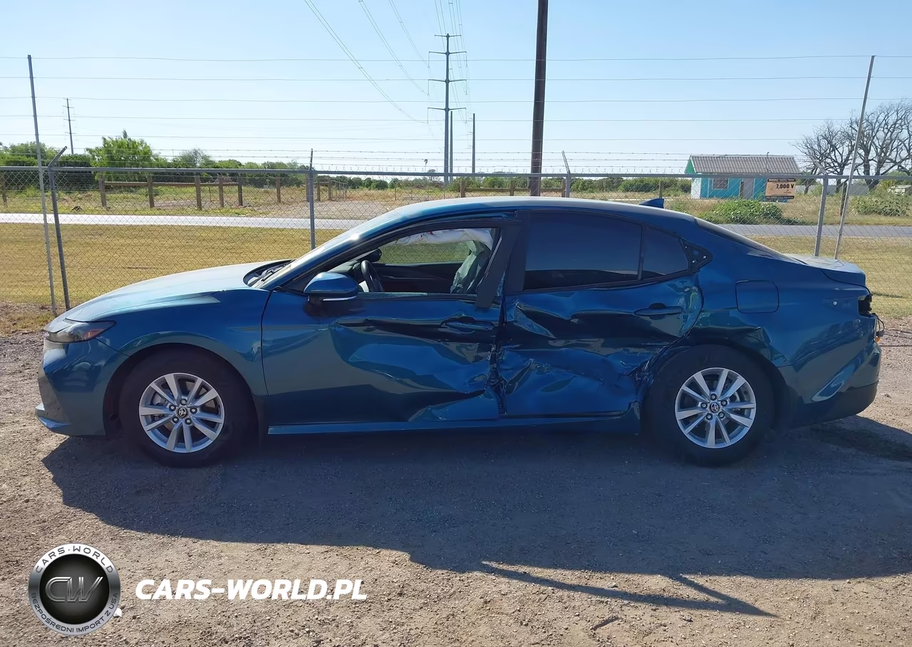 2025 Toyota Camry Le VIN:4T1DAACK7SU070328 - 15