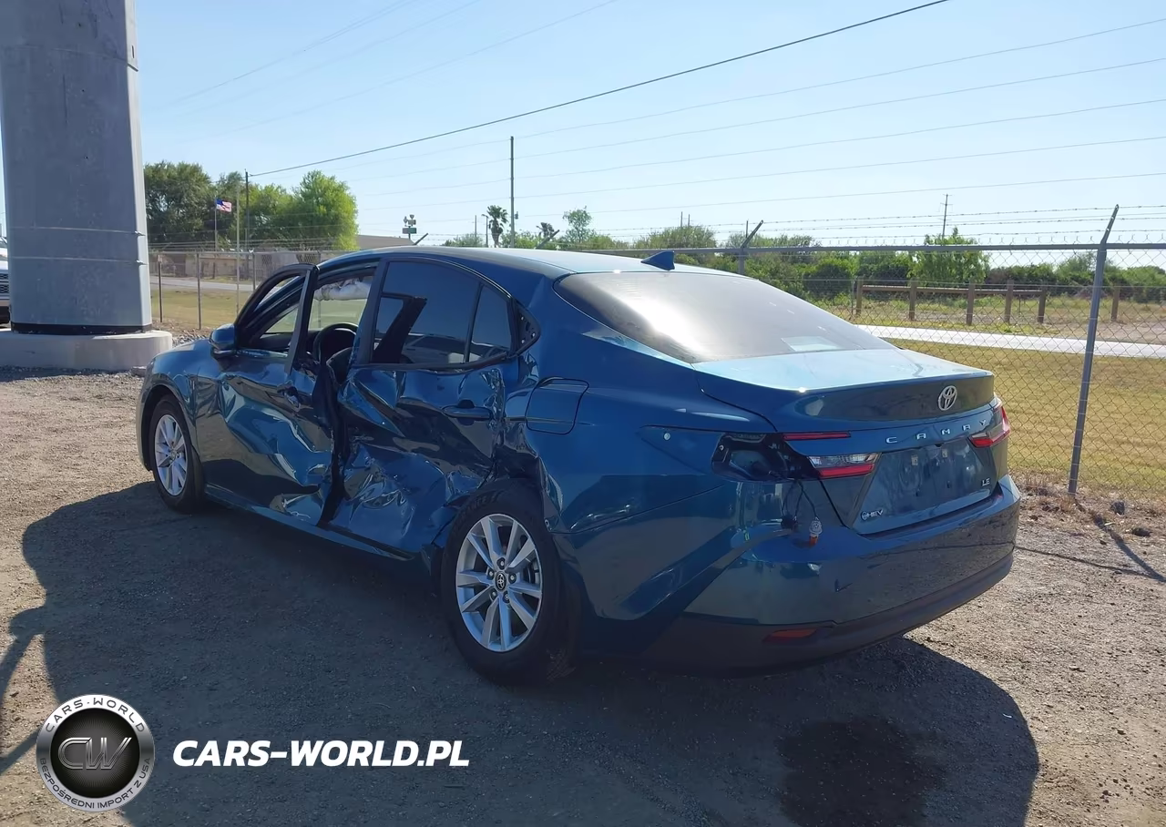 2025 Toyota Camry Le VIN:4T1DAACK7SU070328 - 3