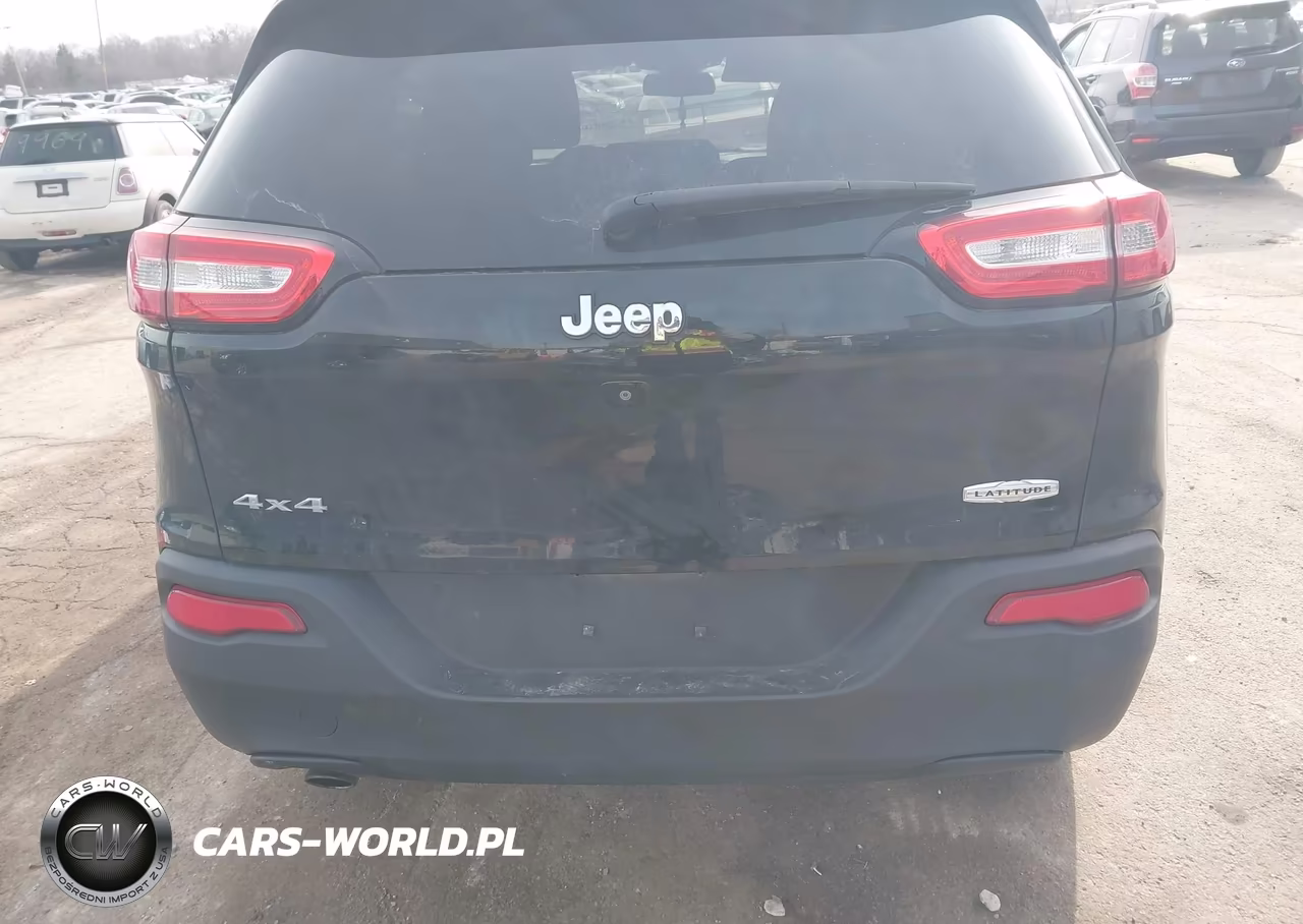 2018 Jeep Cherokee Latitude 4X4 VIN:1C4PJMCB6JD572359 - 16