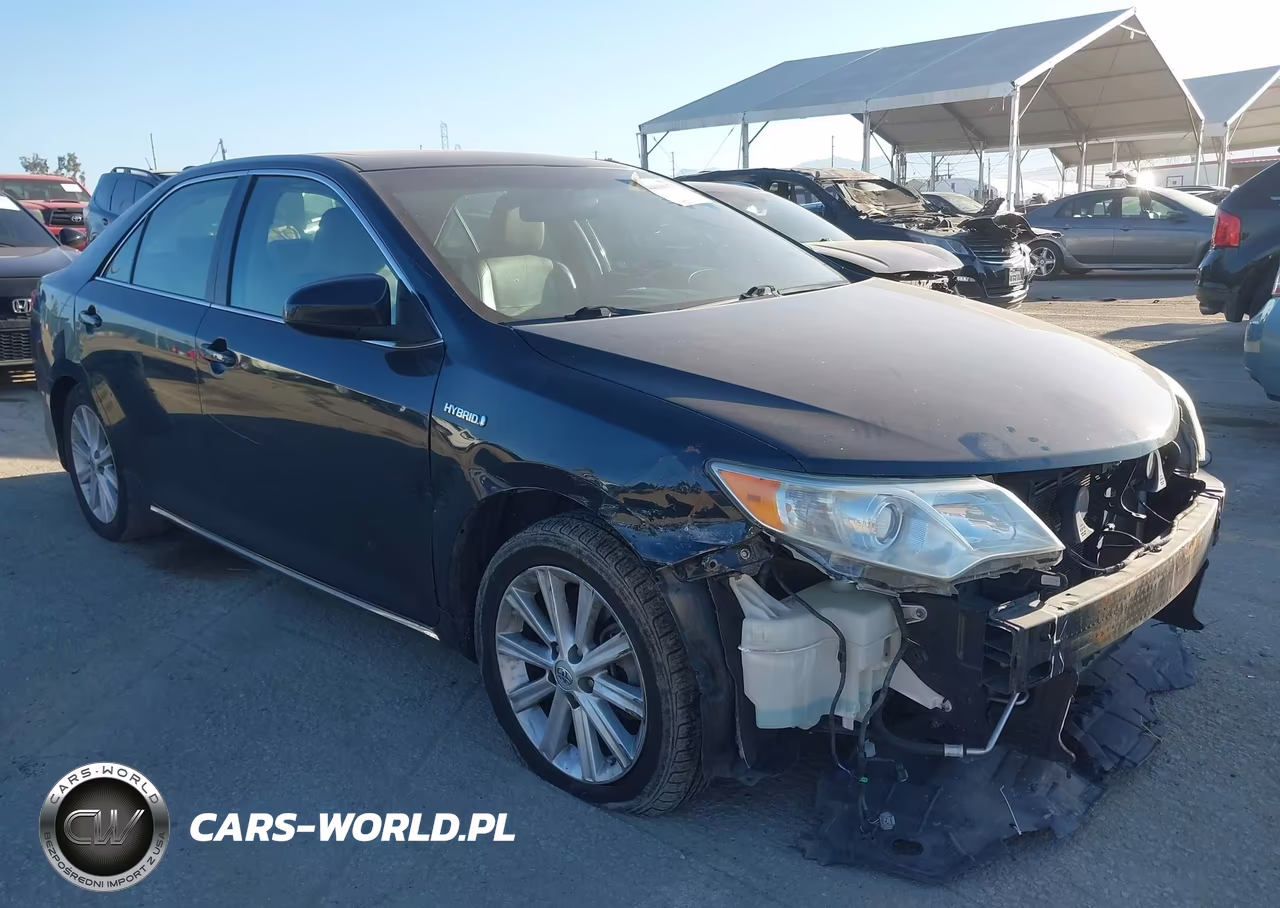 2014 Toyota Camry Hybrid Xle