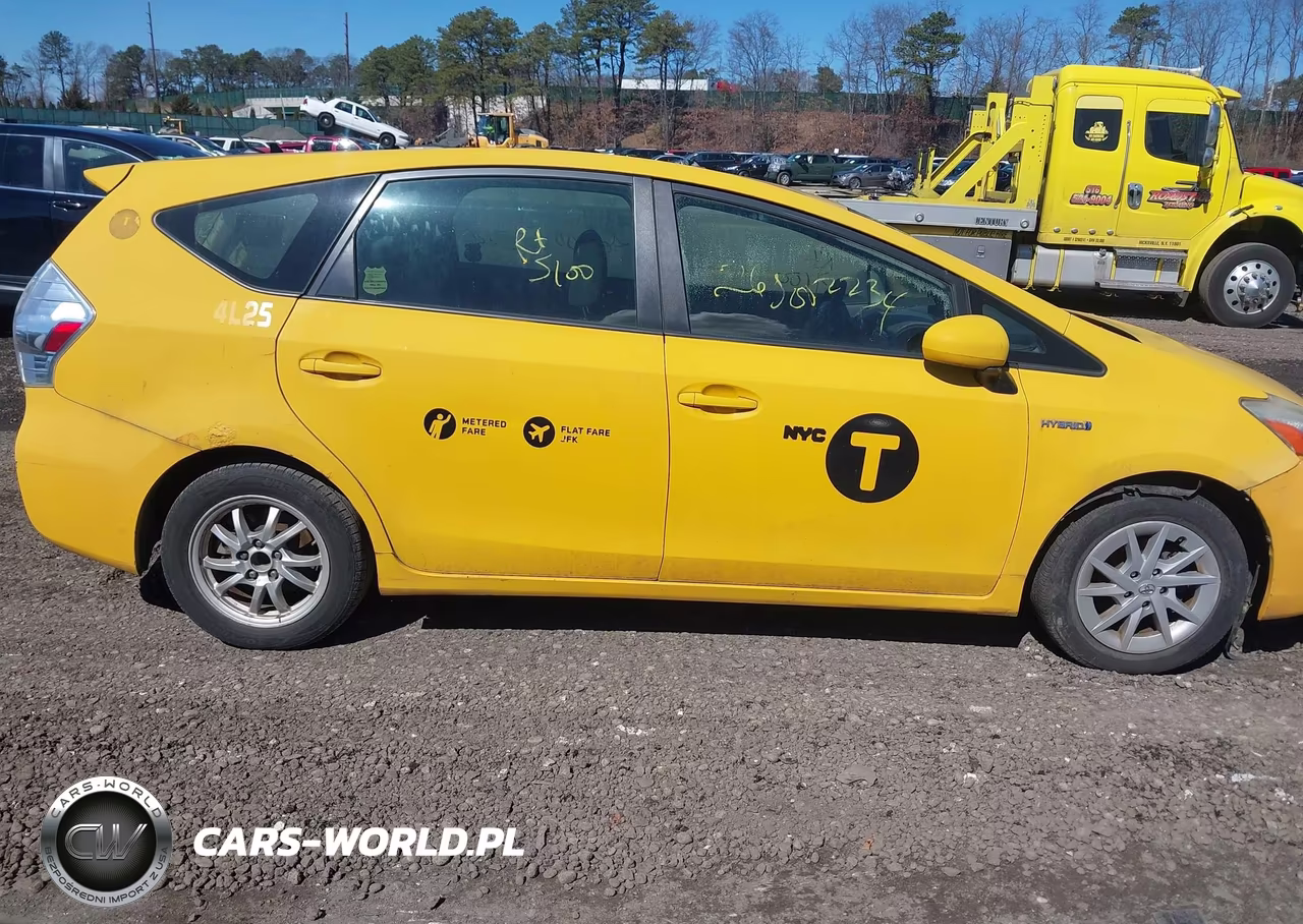 2013 Toyota Prius V Two VIN:JTDZN3EUXD3227612 - 12