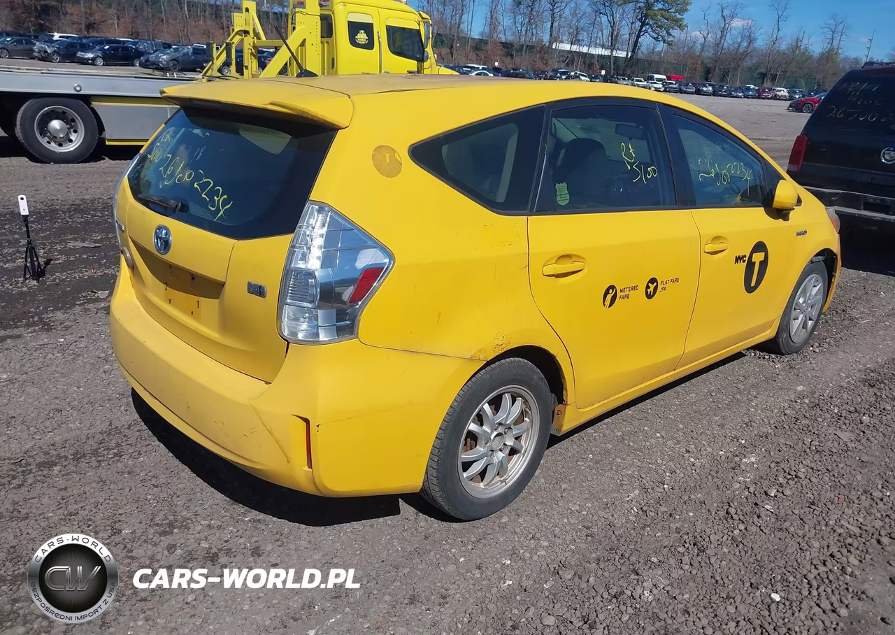 2013 Toyota Prius V Two VIN:JTDZN3EUXD3227612 - 4