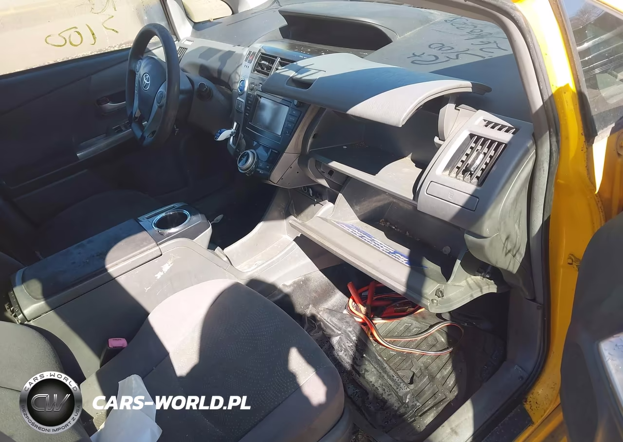 2013 Toyota Prius V Two VIN:JTDZN3EUXD3227612 - 5
