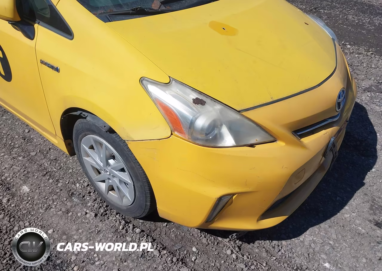 2013 Toyota Prius V Two VIN:JTDZN3EUXD3227612 - 6